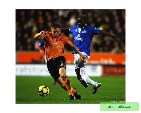 比佐坚守布雷斯特大门稳如磐石展现超凡守门技术