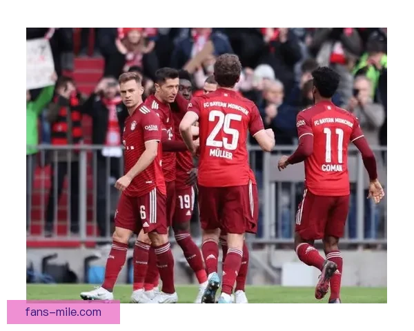 莱万多夫斯基西甲上演精彩帽子戏法引爆球迷热情